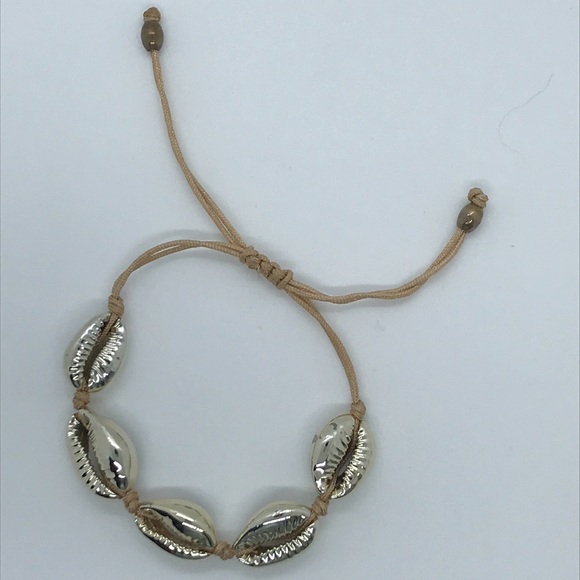 Adjustable Polka Shell Bracelet - Picture 2 of 2